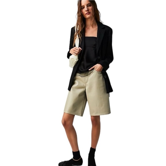 AGOLDE Free People Recycled Leather Hi-Rise Work Shorts. Tan Size 27 #1268 NWOT - Picture 1 of 9